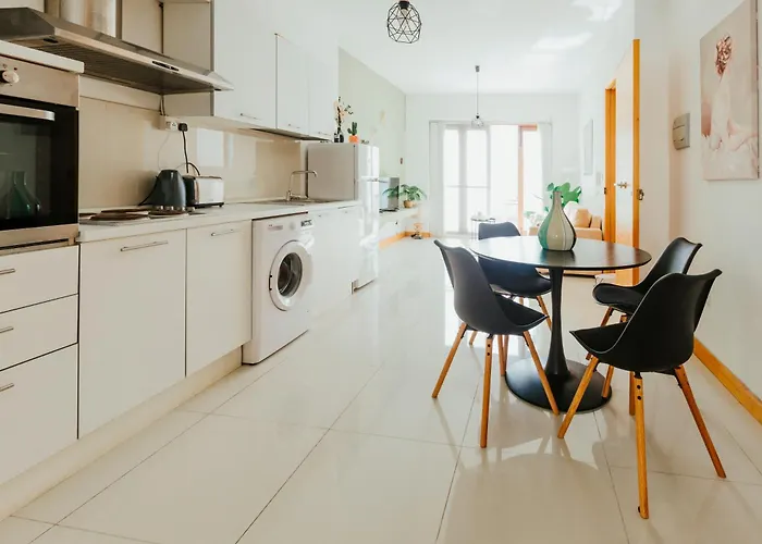 아파트 Cozy Seaside One-bedroom Penthouse 슬리에마