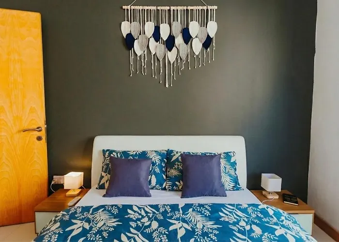 Cozy Seaside One-bedroom Penthouse *