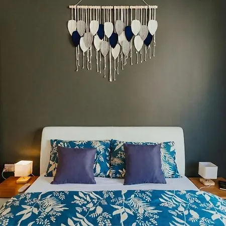 Cozy Seaside One-bedroom Penthouse *