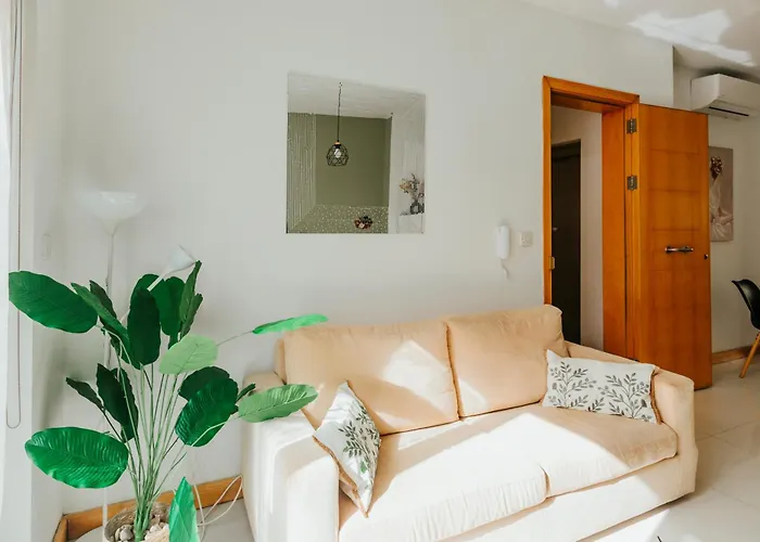 Cozy Seaside One-bedroom Penthouse *