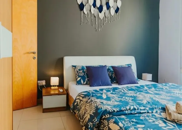 Cozy Seaside One-bedroom Penthouse