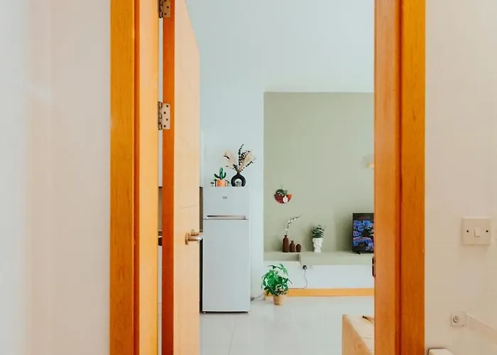 Cozy Seaside One-bedroom Penthouse *