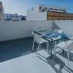 Cozy Seaside One-bedroom Penthouse سليمة