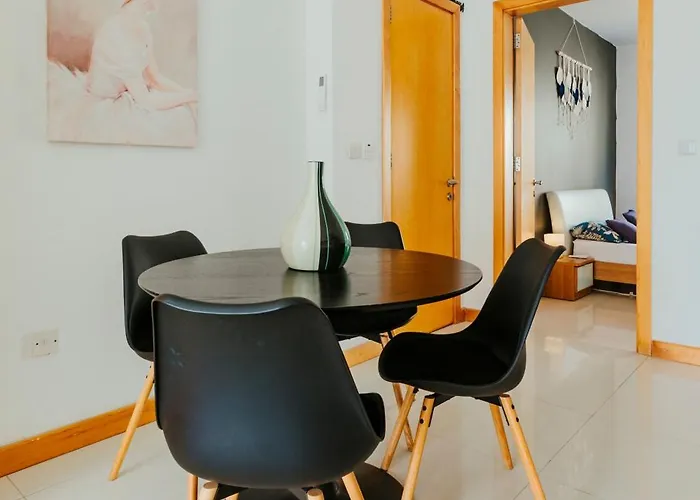 Cozy Seaside One-bedroom Penthouse *